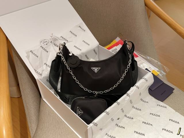 高版本 Prada 普拉达 女士re-Edition2005再生尼龙三合一手袋 尺寸22Cm 礼盒包装