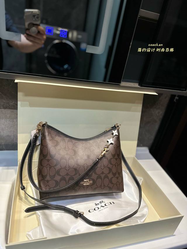 Coach 新品！Laurel 流浪包 蔻驰经典的月亮包，比腋下包容量要大一点 尺寸28 25Cm