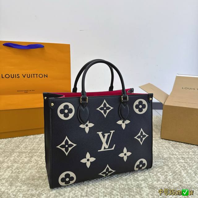 高版本 Lv Onthego牛皮购物袋 有隐藏的背带设计， 可单肩～可手提 尺寸：36Cm 搜索 Lv Onthego丛林购物袋