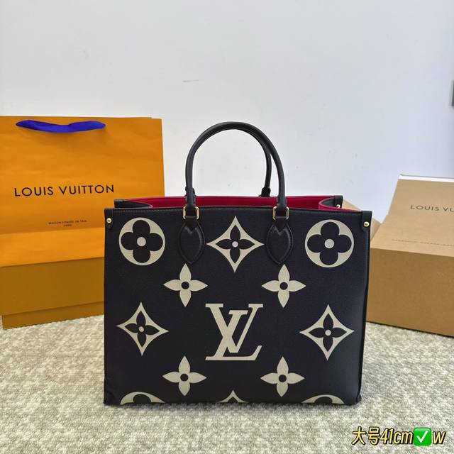 高版本 Lv Onthego牛皮购物袋 有隐藏的背带设计， 可单肩～可手提 尺寸：41Cm 搜索 Lv Onthego丛林购物袋