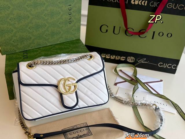 大号 折叠盒飞机盒 Size：26×16 Gucci 古驰gg Marmont 马蒙链条包 以双g标识作为点睛之笔 多种背法，给造型增加了很多变化！ 每个细节都