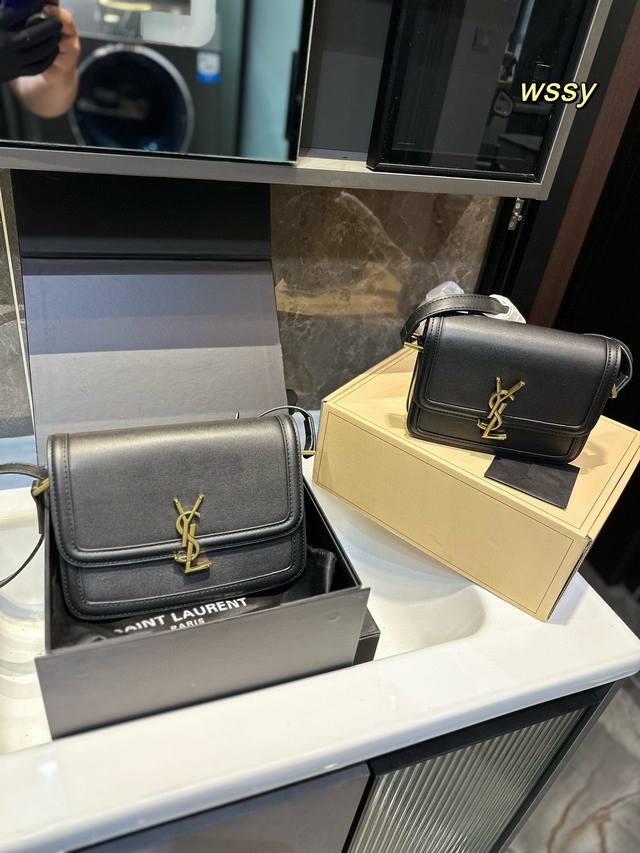 礼盒包装 Ysl豆腐包 It Bag_必火爆款， Ysl Solferino 手感及皮面的柔韧度都非常好！ 全新设计的“L”字母上下对半开扣！ 尺寸 20小 2