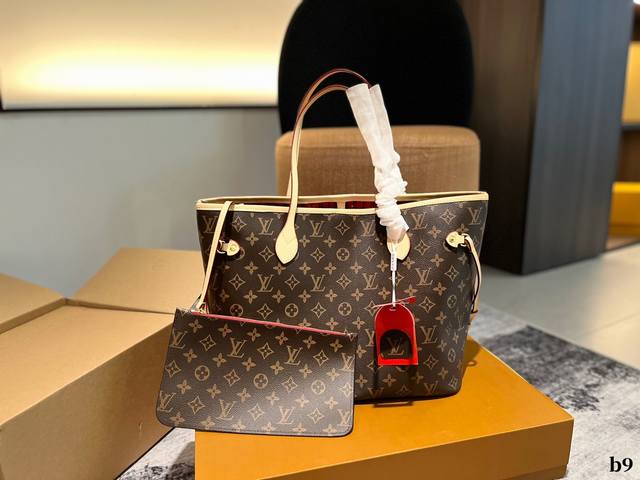 Lv Neverfull购物袋 N41605Lv 家的经典王牌，超大容量的设计作为妈咪包和ol通勤都是妥妥 滴,出镜率 最高的包款。条纹内衬完全不单调沉闷，设计