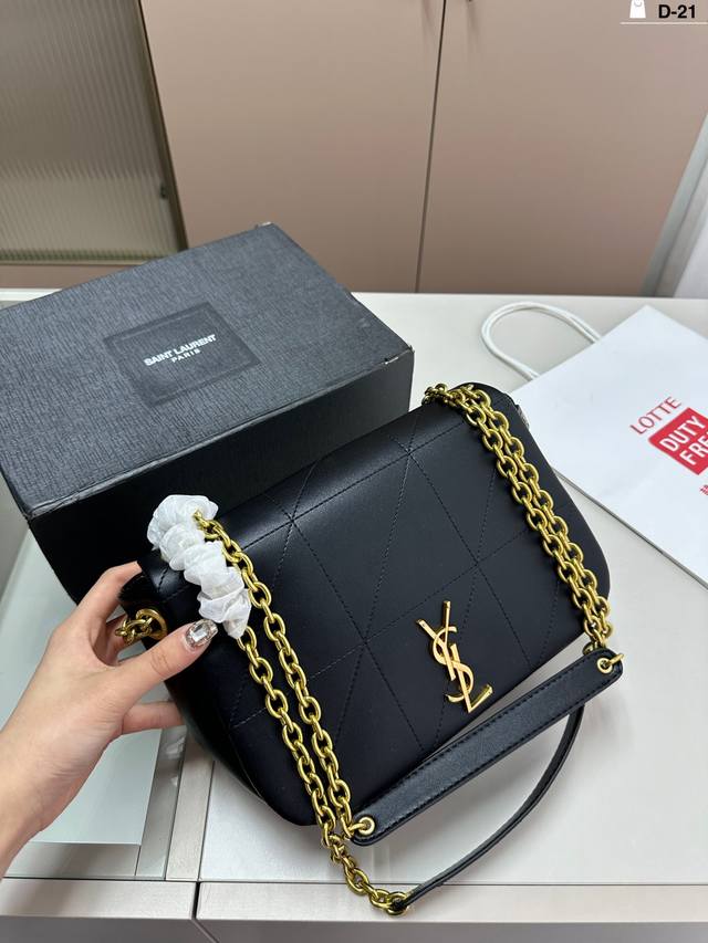 圣罗兰jamie托特包 Saint Laurent 24年爆款包 Jamie 给人的感觉更洒脱将冷酷进行到底- 皮质细腻韧性强 像每个圣罗兰女孩 外柔内刚~ D