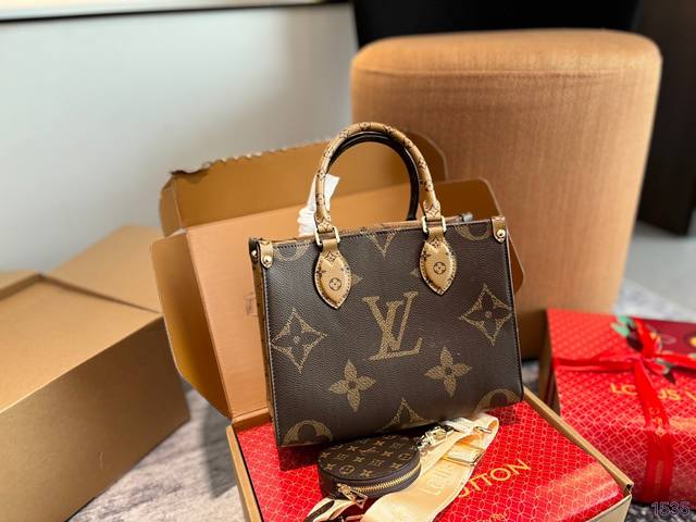 专柜对版包装 Lv Onthego 新款丛林包 Onthego绝对是通勤工具包必备单品之一轻盈容量大百搭最最关键不娇气小号的尺寸刚刚好也不像老花的容易撞款 尺寸