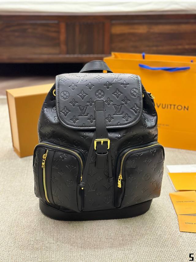 复刻版牛皮 Louis Vuitton Lv Bosphore 贝克汉姆限量同款双肩包 绝版成色好 多口袋 男女上身绝绝 尺寸32 38Cm