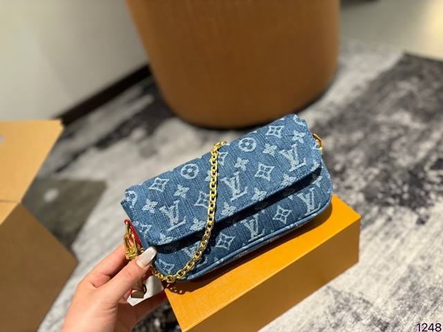 牛仔 2024新款 Lv 路易威登 Wallet On Chain Ivy腋下包 尺寸22.11Cm