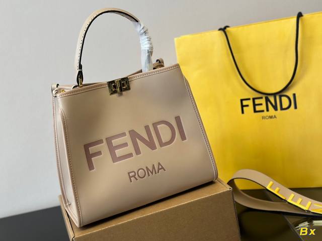 Size：32*27Cm F家 Fendi Peekabo 经典的造型！ 手提斜挎！