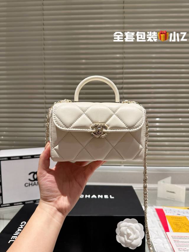 小羊皮 全套包装小号 Chanel 23K 医生包 慵懒随性又好背 上身满满的惊喜 高级慵懒又随性 彻底心动的一只 Size：17Cm