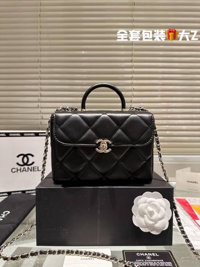 小羊皮 全套包装大号 Chanel 23K 医生包 慵懒随性又好背 上身满满的惊喜 高级慵懒又随性 彻底心动的一只 Size：18Cm