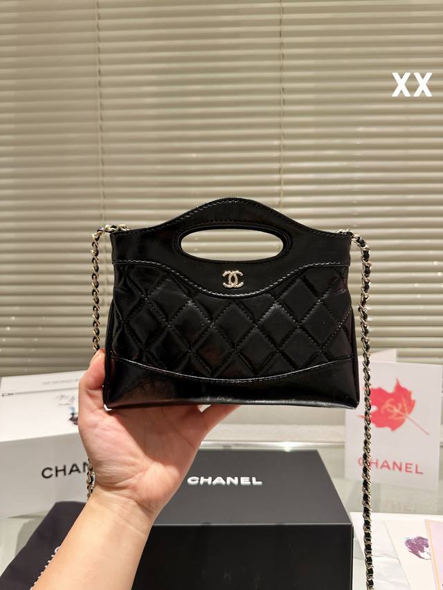 配盒 升级版 Size：22*14.5Cm Chanel香奈儿23A值得入手的 可可爱爱的横版31 Chanel又又又复刻了 新款31Bag出了minisize