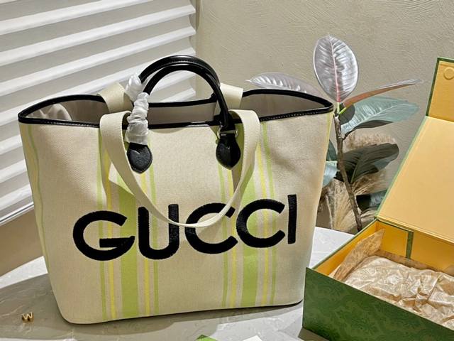 Gucci 新品 Tote 购物袋倪妮同款 多用 定制面料Logo五金原版一比一品质 炒鸡百搭实用的一款 喜欢的美妞赶快入手吧 店主推荐 质量超赞 尺寸 ：35