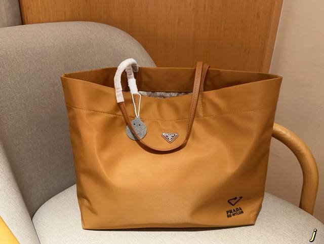 高版本 普拉达prada 尼龙防水布购物袋托特包tote 大容量超轻便 尺寸38×32×15