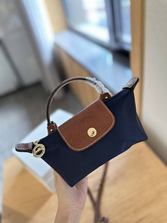 size：17*10cm 经济又实用的包包选这个 珑骧 longchamp 夏季可可爱爱斜挎包 容量感人！