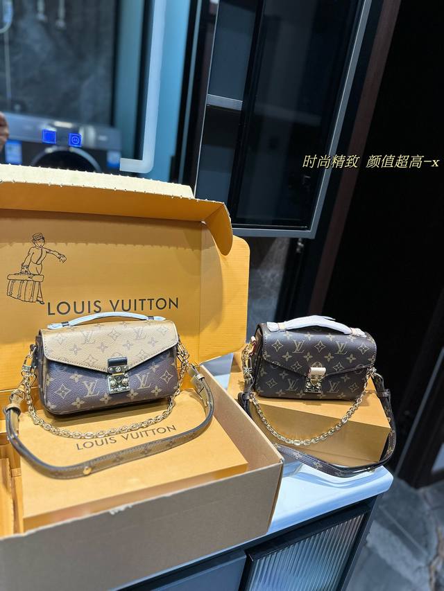 礼盒包装 Lv 高品质邮差包 经典老花邮差 每一年这个季节都要推一下！ 因为它太经典！太好看！尺寸20.4.13