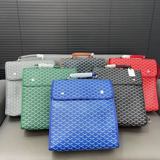 Goyard 戈雅 Saint Leger 翻盖抽绳双肩包 老花背包书包 登山包 原厂面料 激光雕刻五金 高货品质 配送防尘袋 尺寸 37 x 34 cm