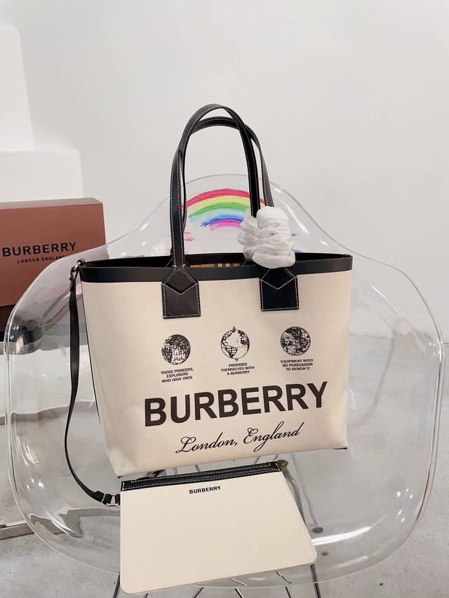 高品质 上巴宝莉 burberry 经典气质大牌购物袋 这款真的是太经典啦 你们千呼万唤的款 怎么背都好看 质量超B 进口布料 原版配色内里 PK专柜品质 美妞