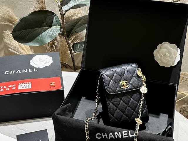 鱼子酱 折叠礼盒 Chanel 香奈儿金币流苏手机包 鱼子酱 时髦 意外的百搭 耐看精致 日常出街 集美必入 尺寸12.16