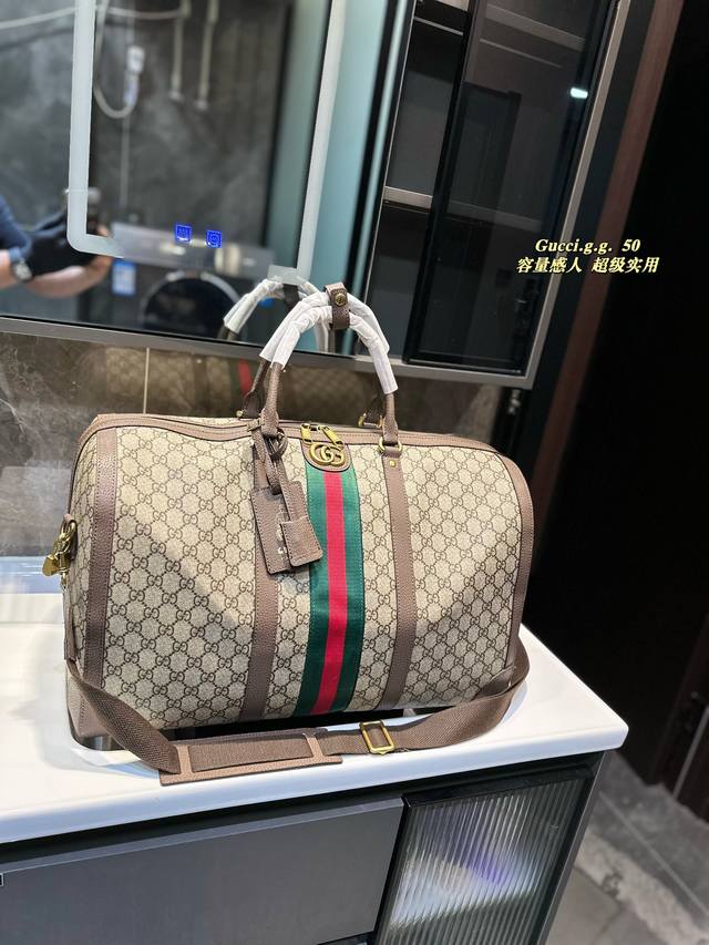 要旅行的宝宝 机场旅行包来咯gucci 专柜同款旅行包 范冰冰 杨幂 刘涛各路大牌明星同款我有自留一直在用每个摩登旅者 都要拥有一只帅气能装的旅行袋 时尚爆发款