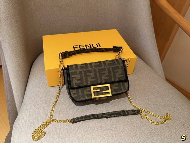 芬迪fendi 经典vintage老花帆布mini 手提法棍包链条包 尺寸18×10×5 礼盒包装