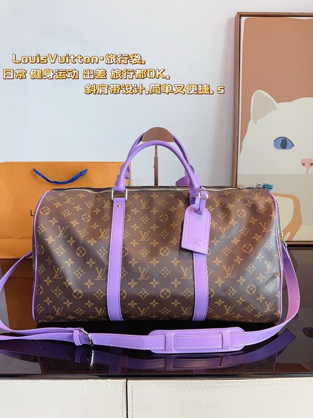 LV 路易威登联名款keepall 斜跨包旅行包 一只帅气能装的旅行袋 时尚爆发款火热来袭 经典设计大气可观男女通用款 包包采用原版皮质 超级厚实 耐磨 耐用原