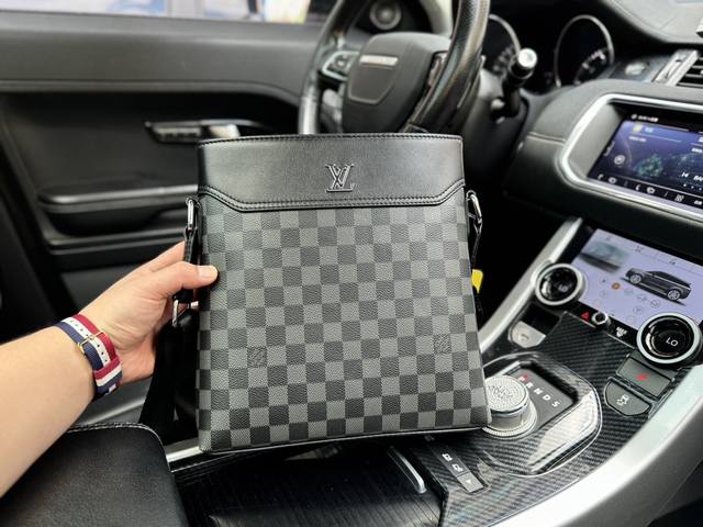 高端货 新款 “ LOUIS VUITTON ”lv单肩包路易威登 Louis VUitton 进口配牛皮面料Retro 老花Logo 皮革徽标。高清五金log