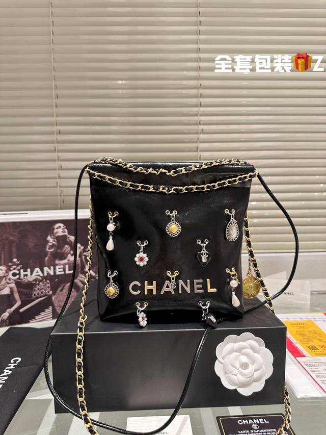 牛皮 chanel 2024ss迷你垃圾袋#大爆款预测 天呐chanel mini垃圾袋也太美了叭颐 预测下一个大爆款翻 好想拥有 #香奈儿垃圾袋 #Chane