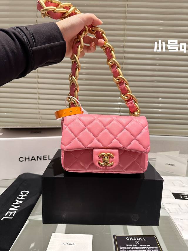 2022新款CHANEL夏季粗链条腋下包值 Chanel 22S这季的黑马首秀 腋下包的长度真的好适合夏天 能装又好看~小羊皮+复古金yyds CF新款粗链条、