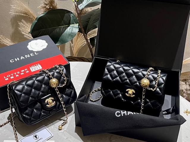 羊皮 折叠礼盒 Chanel 小金球方胖子 调节扣 “New Arrival” 最美方胖子人间香奈儿 白富美小姐姐必备款 ■单独夸最让人挪不开眼 就是小金球了太