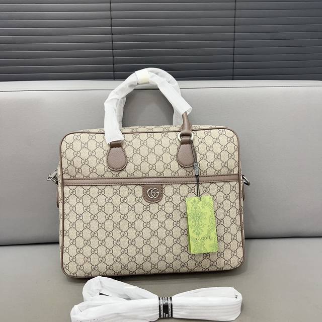 Gucci 古奇 Ophidia 双G徽标可拆卸可调节肩带 GG Supreme 帆布 公文包 中号 男女同款情侣款 深灰色原单GG公文包 男包 电脑包 手提包