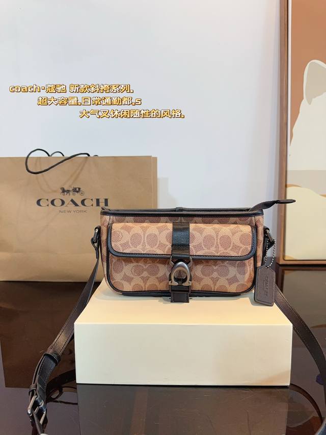 配礼盒 Coach蔻驰 新品 相机包系列 一经问世便是巅峰之作Klare25延续多年畅销的Kay 相机包身轻便是它的独特之处。 百搭且经典不过时，整个就是时尚又