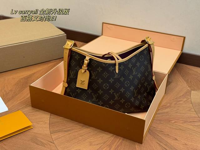 配折叠盒飞机盒 size：26.23cm Lv CarryAll 年度包王 带有蝴蝶结的腋下包喜欢吗， 内附一只收纳零钱包， 性价比颜值超在线了 ！ 单肩斜挎完