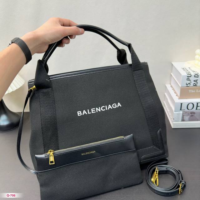 Balenciaga 黎世家navy cabas 沙滩 超多网红博主们推荐 帆布 材质 包包非常耐用 包包本身自重轻向单肩司手提 尺寸 大号37.29cm 小号