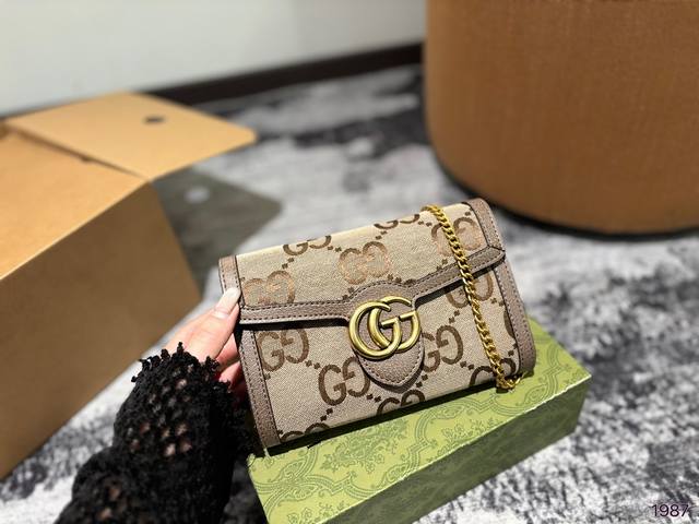 折叠盒 Gucci woc 新面料 链条可拆卸 特别适合春夏 尺寸20*14cm