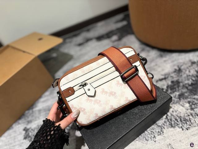 Coach DemPsey相机包斜挎包 COACH 蔻驰 Camera Bag 2023相机包Horse And Carriage 相机包 出货 原厂定制链条