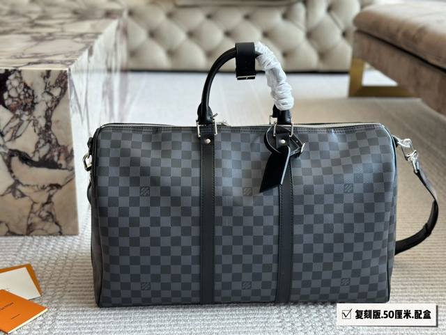 配盒 尺寸：50*30cm L家 老花大号旅行包 出！ keePall 50 旅行袋 终于可以下手了 可以用一辈子的包 45vs50 短途旅行+酷盖必备