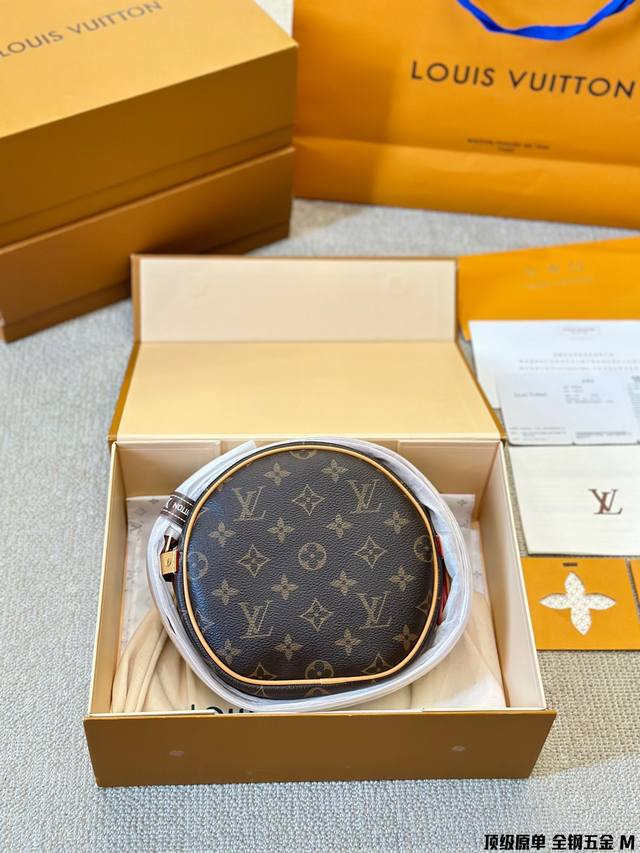 顶级原单 全钢五金 -芯片版 ootd ｜Lv 最新Mini 软圆饼 Lv Boite ChaPeau 系列 经典精巧 lv 牛皮圆饼包经典的路易*威登帽盒摇身