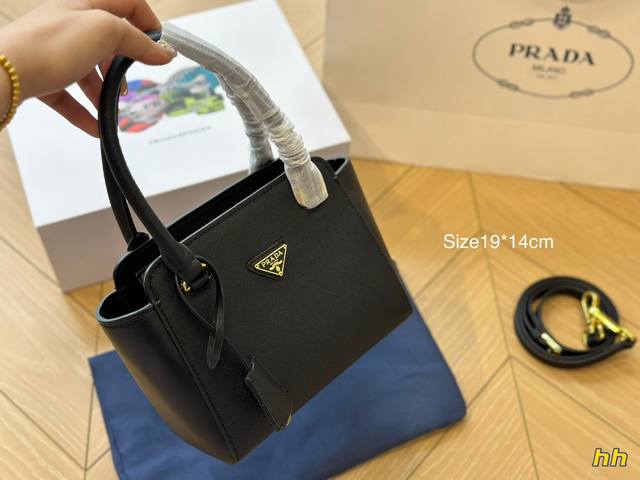 配盒 Prada手提tote Size：19*14cm 可手提 可斜挎 容量