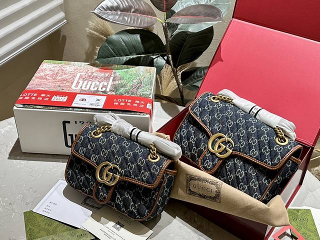 原厂皮 牛仔 折叠礼盒+官网外箱+限定全套证书包装 Gucci 丹宁牛仔 Marmont链带肩背包采用颇具结构感的柔软造型和超大号翻盖封口配以双 G 金属配件可