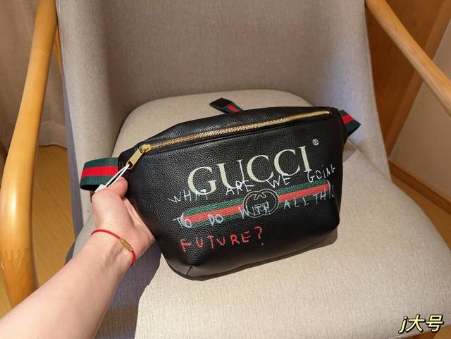 大号 Gucci 古奇 经典涂鸦版胸包腰包 尺寸： 大30Cm 礼盒包装