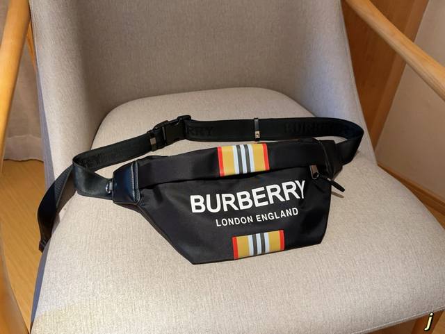 Burberry巴宝莉 男女同款尼龙帆布胸包腰包 尺寸底长18Cm 礼盒包装