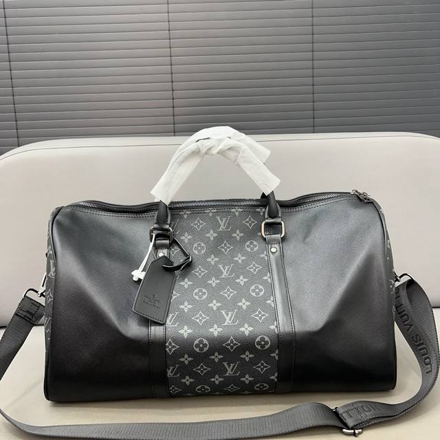 Louisvuitton 路易威登 Keepall旅行袋 手提包袋 机场包 采用精湛镶嵌细工，实物拍摄 原厂原版面料 配送 防尘袋 50 X 29Cm。