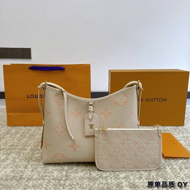 折叠盒 Lv Carryall 大爆款 买不到根本买不到！它真的太太太太好看了 不愧是断货王上身是真香而且它更适合日常的搭配风格有一种酷酷的赶脚 随性慵懒风，随