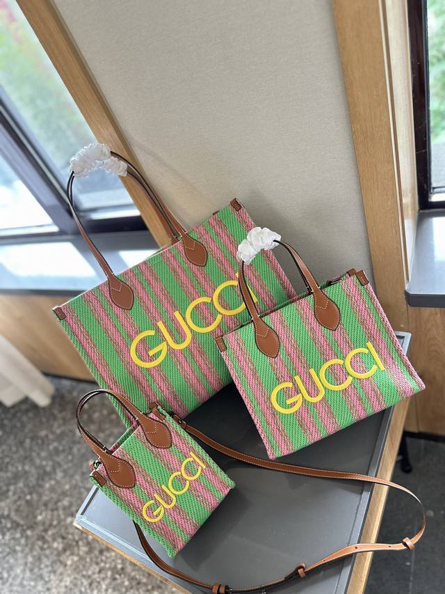 礼盒包装 Gucci 新品 拉菲草编 Tote 菜篮子 购物袋手提托特斜挎单肩多用 炒鸡百搭实用的一款 喜欢的美妞赶快入手吧 店主推荐 质量超赞 尺寸 ：大号4