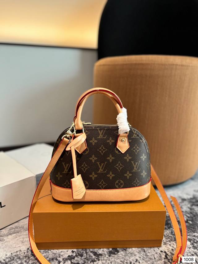 礼盒包装 Lv Lv Alma Bb老花贝壳包 原版高品质 包包这款retiro 手袋以标志性的老花面料制成 经典永恒。优雅低调的外形设计和宽敞的包身更加入了实