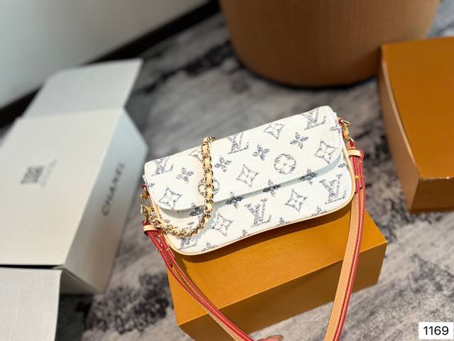 2024新款 Lv 路易威登 Wallet On Chain Ivy腋下包 尺寸22 13Cm