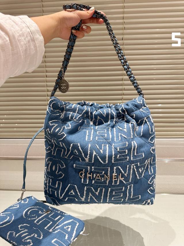 Size：30*32Cm 小 Chanel 22Bag 更酷哦！ 牛仔很耐造 高级感拉满 搜索 香奈儿垃圾袋