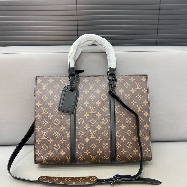 Louisvuitton 路易威登 Sac Plat Horizontal 男包公文包 手提包 电脑包 采用精湛镶嵌细工 经典百搭 实物拍摄 原厂原版面料 配送