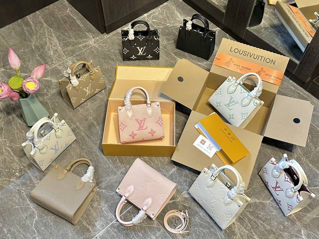 原单牛皮 折叠礼盒 官网飞机箱 Louis Vuitton 新品 心动不止一次 Lv Onthego Bb 家族再添爆款然 Onthego Bb 大象灰它来啦