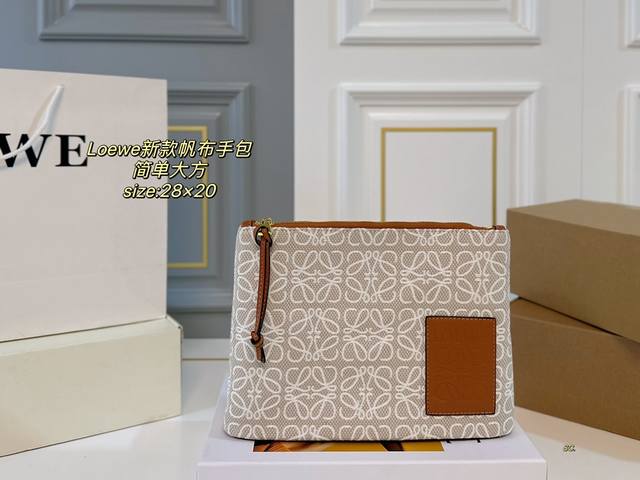 配盒 Size：28×20 Loewe罗意威新款帆布手包 满logo帆布手包，加宽底座 空间超大，满足日常所需～ 简单大方，手感超好